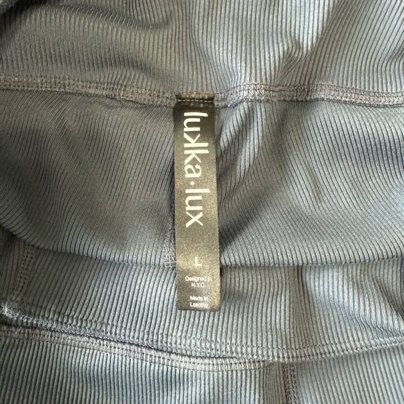 Lukka Lux Ribbed Gray Leggings - Picture 4 of 7